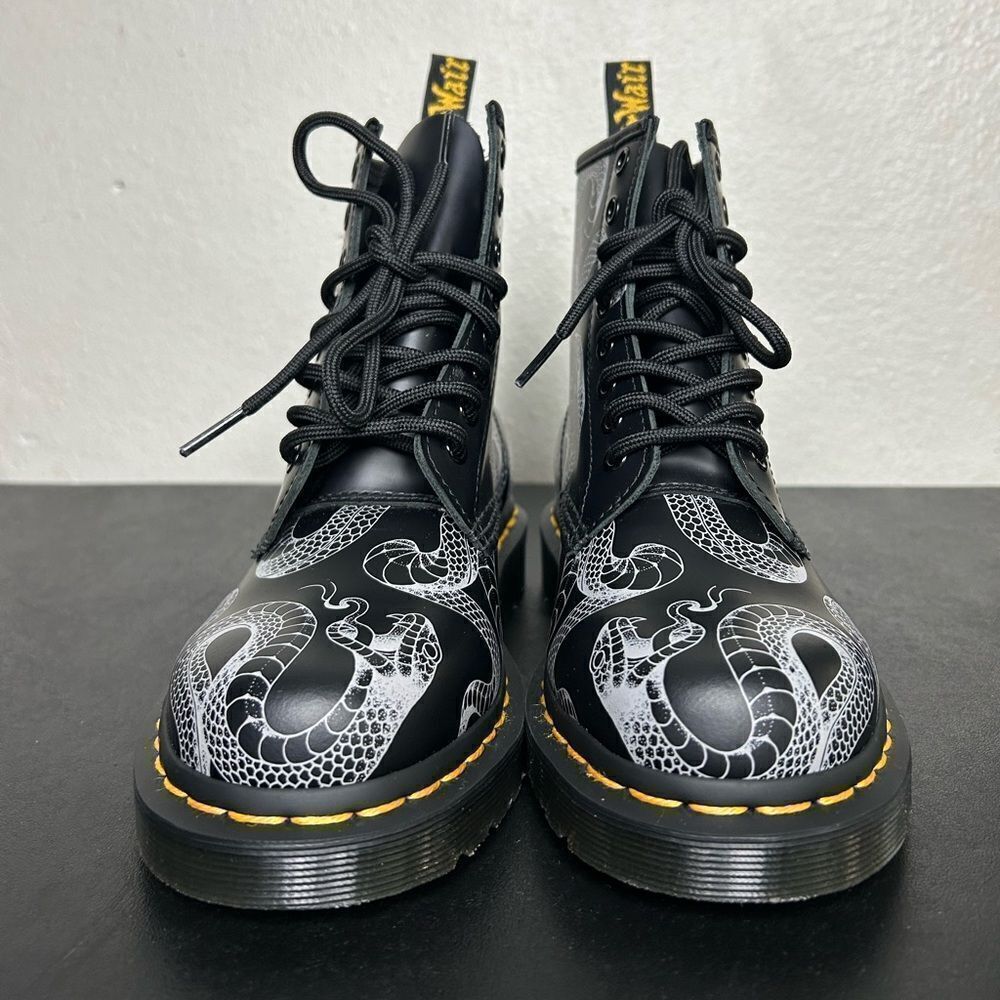 NEW Dr. Martens 1460 Wild Serpant Smooth Black Leather Boots Size 5 Women’s - Picture 3 of 9